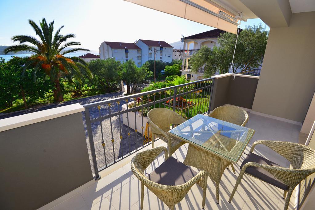 Apartments Villa Coratina Трогир Экстерьер фото
